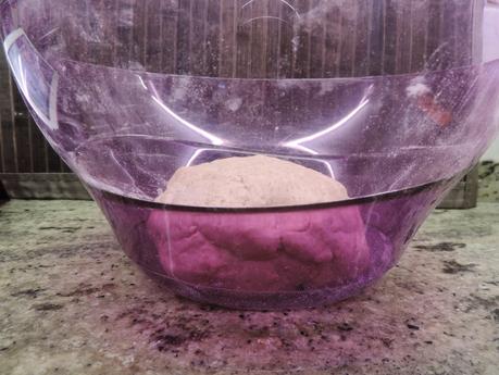 Pan integral gigante de hamburguesa con bebida de soja.