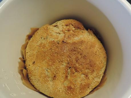 Pan integral gigante de hamburguesa con bebida de soja.