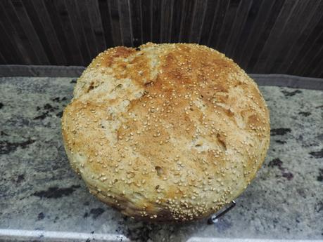 Pan integral gigante de hamburguesa con bebida de soja.