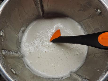 Yogur liquido de fresa.