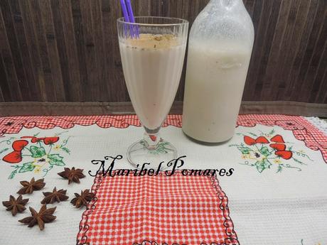 Yogur liquido de fresa.