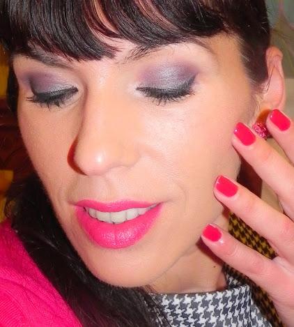 Look red icons (I): Fucsia (Look,manicura y outfit)