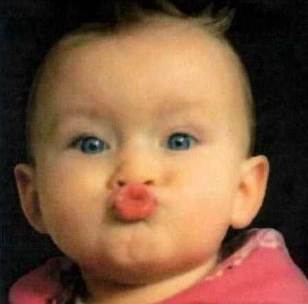 A mi hija le podéis pedir besos... ¡no pasa nada!