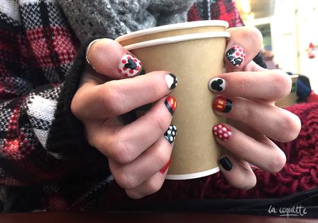 Nail art #9 ~ Mickey & Minnie