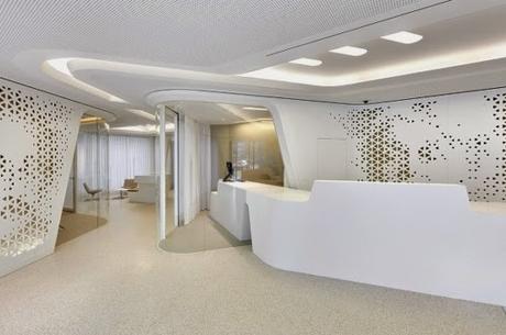 Futurista o minimalista? Diseño de banco en Zurich