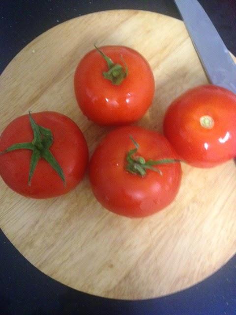SALMÓN CON PATATAS TOMATE Y TIRABEQUES