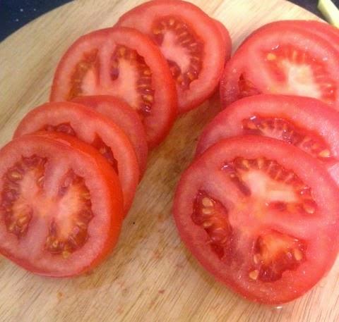 SALMÓN CON PATATAS TOMATE Y TIRABEQUES