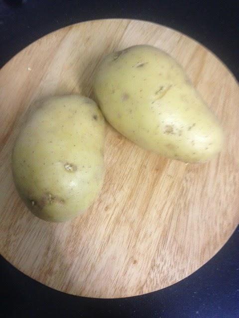 SALMÓN CON PATATAS TOMATE Y TIRABEQUES