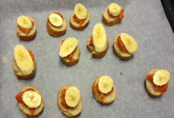 CANAPÉ DE SOBRASADA, PLÁTANO Y MIEL