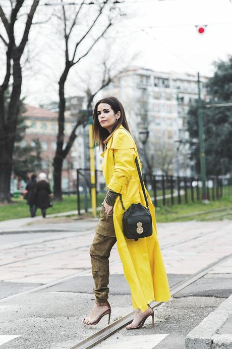 Ralph_Lauren_Spring_Summer_2015-Yellow_Leather_Trench-Suede_Cargo-trousers-Khaki-Outfit-MFW-Milan_Fashion_Week-Collage_Vintage-Street_Style-9