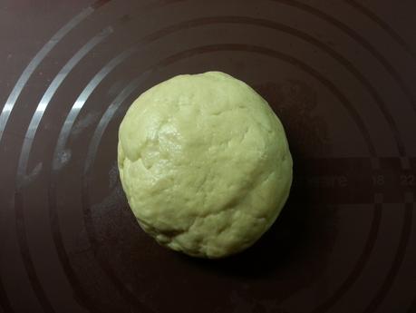 Quiche de alcachofas, cebolla, nueces y palitos de mar en olla programable.