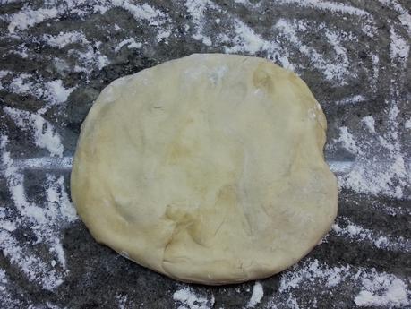 Quiche de alcachofas, cebolla, nueces y palitos de mar en olla programable.