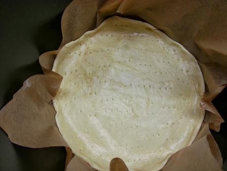 Quiche de alcachofas, cebolla, nueces y palitos de mar en olla programable.