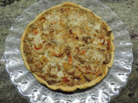 Quiche de alcachofas, cebolla, nueces y palitos de mar en olla programable.
