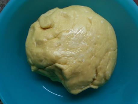 Quiche de alcachofas, cebolla, nueces y palitos de mar en olla programable.