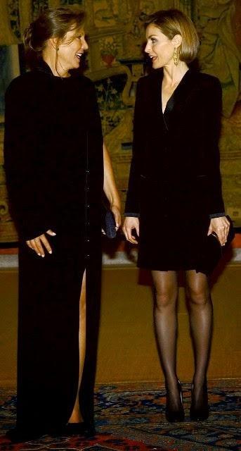 Dña. Letizia vuelta al esmoquin, al 