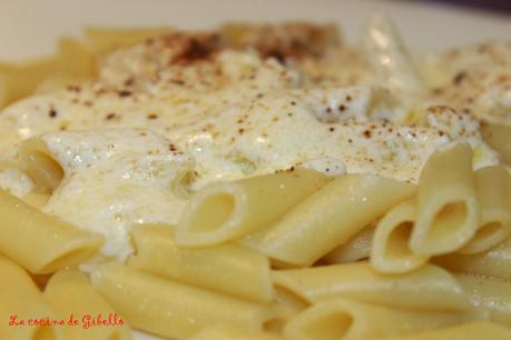 Macarrones con salsa 4 quesos
