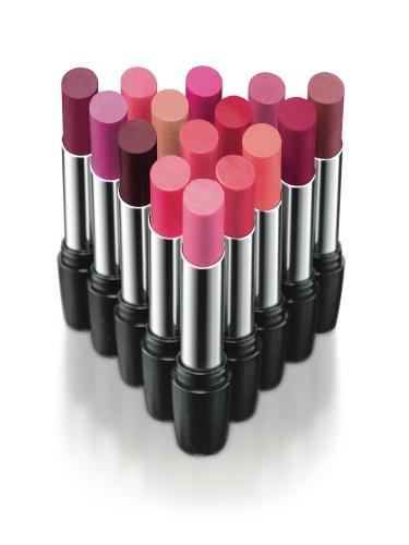 Siente la Belleza en tus Labios con Ultra Color Indulgence de Avon