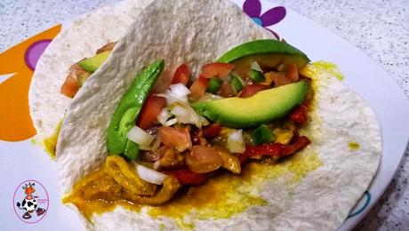 TORTILLAS DE TRIGO RELLENAS DE POLLO Y AGUACATE