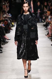 ROCHAS vuelve a sus orígenes con su nueva colección