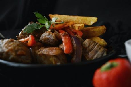 Lomo saltado al estilo peruano de Gastón Acurio Lomo saltado al estilo peruano de Gastón Acurio