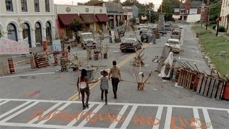 the walkind dead, grantville, escenario, pueblo venta, el zorro con gafas