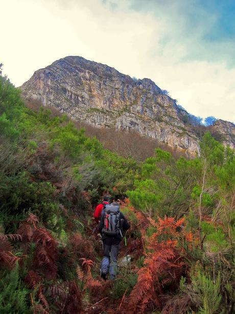 CUYARGAYOS (CIRCUITO DESDE EL EMBALSE DE TANES)