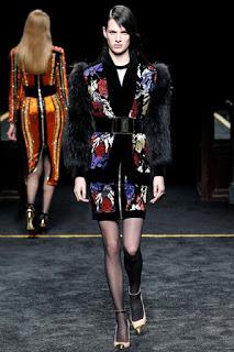 Balmain vuelve a los contrastes con su nueva colección