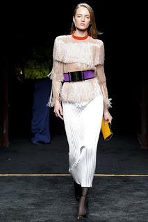 Balmain vuelve a los contrastes con su nueva colección