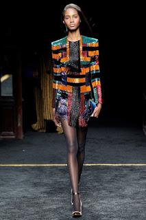 Balmain vuelve a los contrastes con su nueva colección