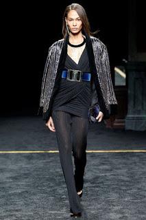 Balmain vuelve a los contrastes con su nueva colección