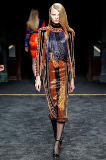 Balmain vuelve a los contrastes con su nueva colección