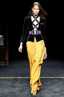 Balmain vuelve a los contrastes con su nueva colección