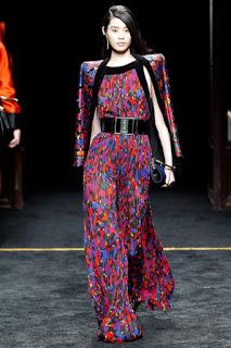Balmain vuelve a los contrastes con su nueva colección