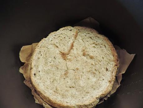 Costrini de pimiento, jamón de pavo, cebolla asada, champiñon y queso.