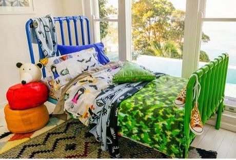 Camas de forja incyinteriors cama verde y azul