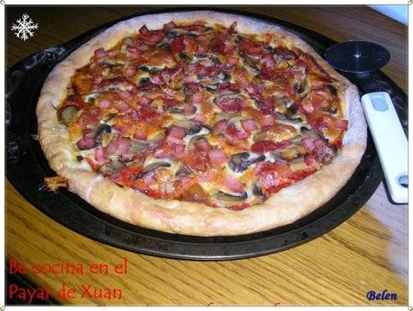 Pizza con bordes rellenos