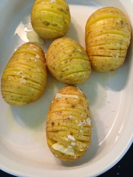 NUGGETS DE POLLO CON PATATITAS AL HORNO ESTILO HASSELBACK