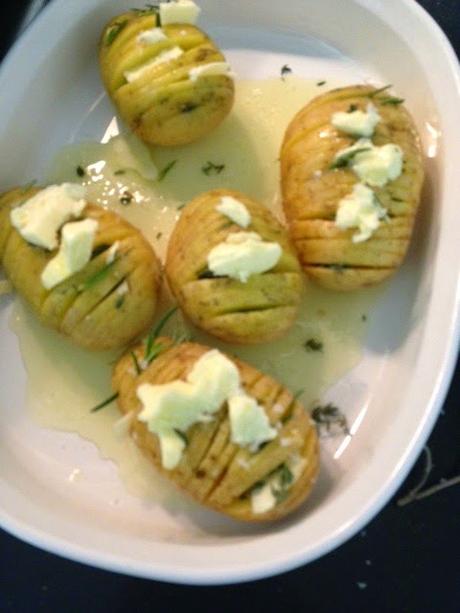 NUGGETS DE POLLO CON PATATITAS AL HORNO ESTILO HASSELBACK