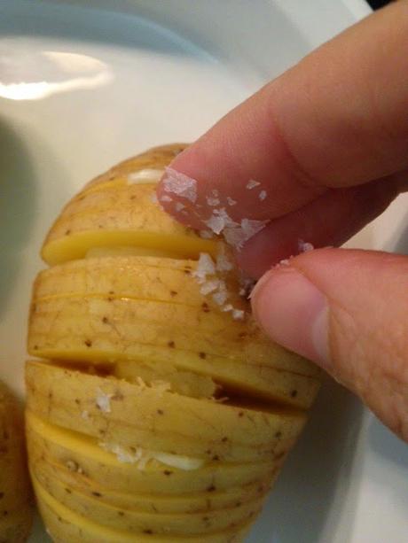 NUGGETS DE POLLO CON PATATITAS AL HORNO ESTILO HASSELBACK