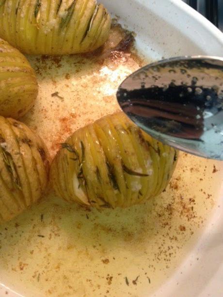 NUGGETS DE POLLO CON PATATITAS AL HORNO ESTILO HASSELBACK