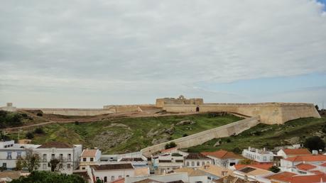 LÍNEAS DE INVASIÓN Y HERENCIA MONUMENTAL EN LA RAYAhttp:/...