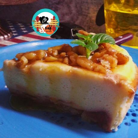 Tarta de queso con nueces y miel