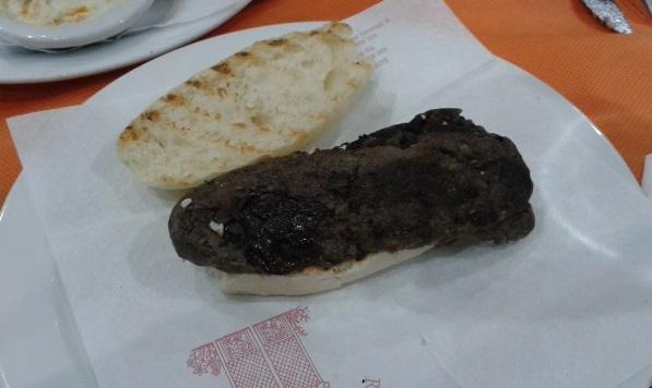 Montadito de morcilla