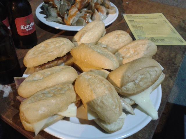 Tabla de montaditos variados