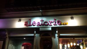 Aleatorio Bar: Bar con (tra) cultura