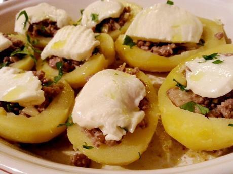 Patatas rellenas de carne, boletus y provola – Patate ripiene di carne, porcini e provola patateripieneprovola7