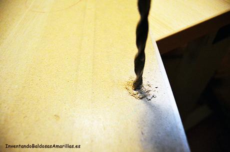 DIY mesa con puerta reciclada