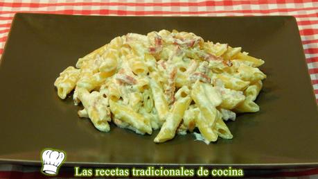 Macarrones con nata y beicon