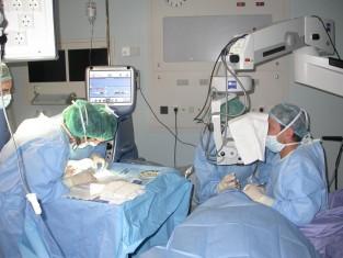 Más de 1.500 pacientes se han beneficiado de la cirugía de cataratas